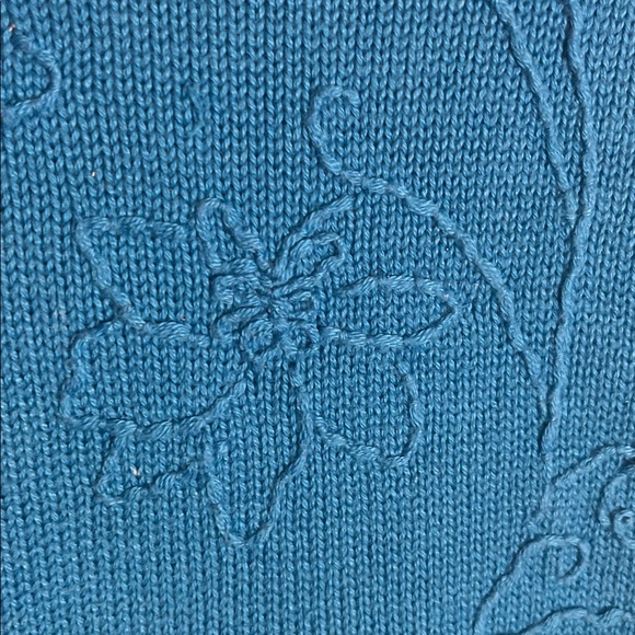 Embossed blue sweater short sleeve medium petite - Picture 3 of 5